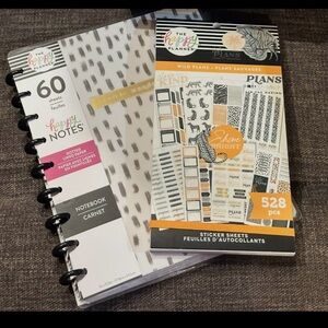 Happy Planner Wild Plans
NOTEBOOK + STICKER BUNDLE
